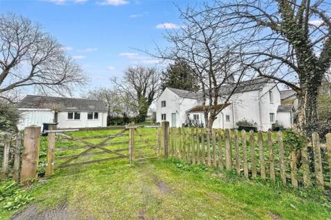 Winterborne Kingston 3 bed detached house for sale