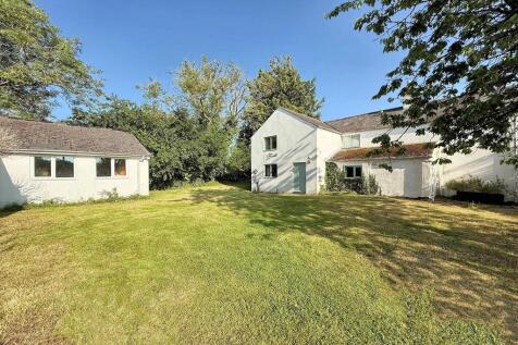 Winterborne Kingston 3 bed detached house for sale