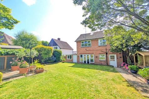 Blandford 3 bed detached house for sale