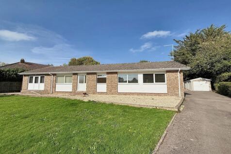 Blandford 4 bed detached bungalow for sale