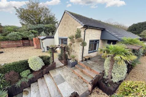 Spetisbury 4 bed detached bungalow for sale