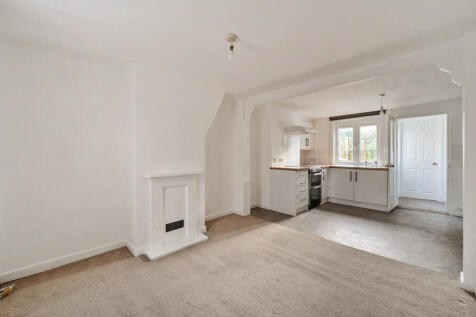 Old Acre, Alton 2 bed terraced house for sale