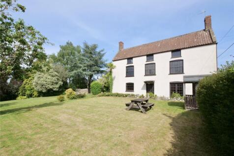A Rare Renovation Opportunity in the... 8 bed detached house for sale