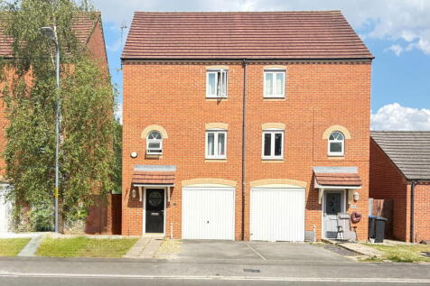 3 bedroom semi-detached house for sale