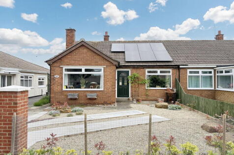 2 bedroom semi-detached bungalow for sale