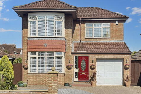 4 bedroom detached house for sale