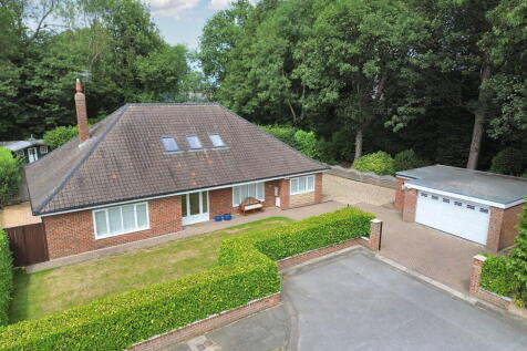3 bedroom detached bungalow for sale