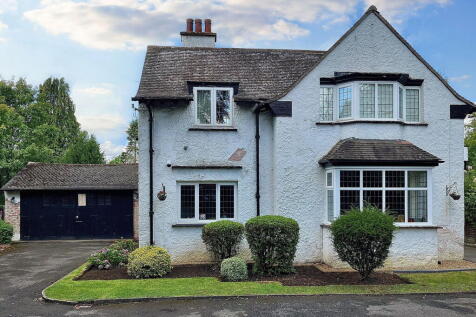4 bedroom semi-detached house for sale