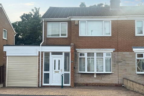 3 bedroom semi-detached house for sale