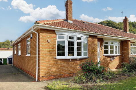4 bedroom semi-detached bungalow for sale