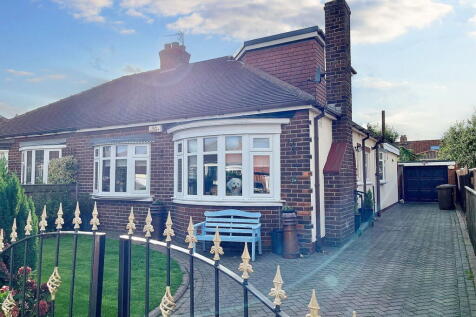 3 bedroom semi-detached bungalow for sale
