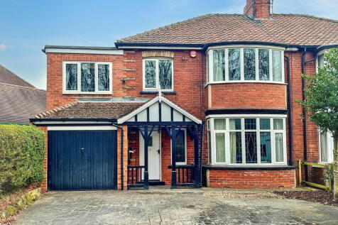 4 bedroom semi-detached house for sale