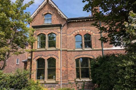 6 bedroom semi-detached house for sale