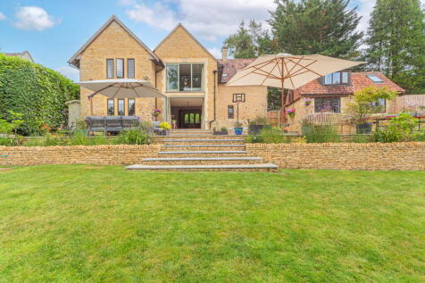 5 bedroom detached house for sale