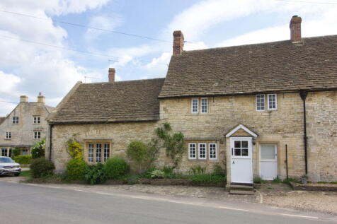 4 bedroom end of terrace house for sale