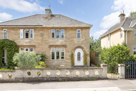 2 bedroom semi-detached house for sale