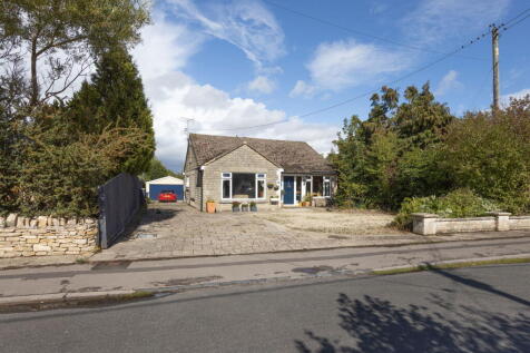 4 bedroom detached bungalow for sale