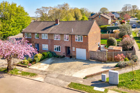 5 bedroom semi-detached house for sale