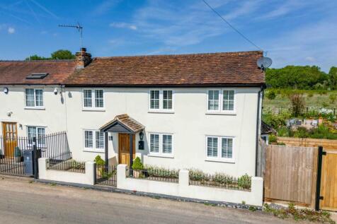 Barley Mow Lane, Hertfordshire AL4 4 bed semi