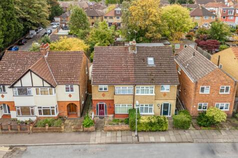 Wynchlands Crescent, Hertfordshire AL4 3 bed semi