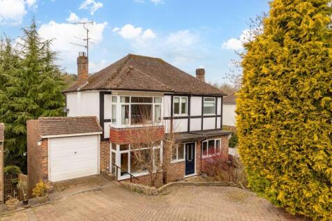 Hurst Farm Road, East Grinstead RH19 5 bed detached house for sale