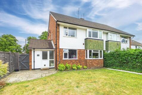 2 bedroom maisonette for sale