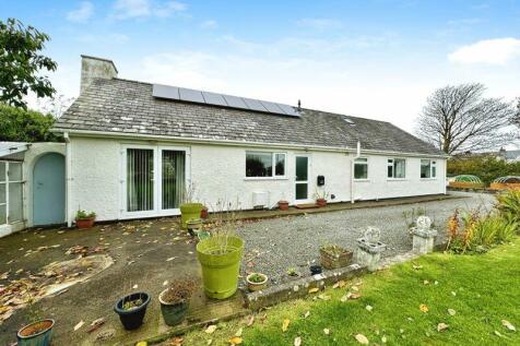 4 bedroom detached bungalow for sale