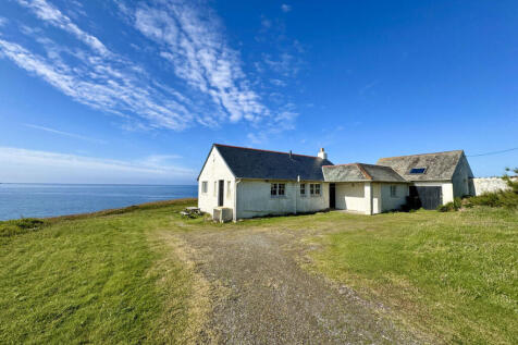 Lon Isallt, Trearddur Bay, LL65 3 bed bungalow for sale