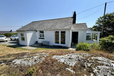 Lon Crecrist, Holyhead, LL65 3 bed bungalow for sale