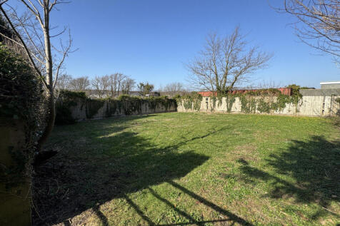 Caergeiliog, Anglesey, LL65 3 bed detached bungalow for sale
