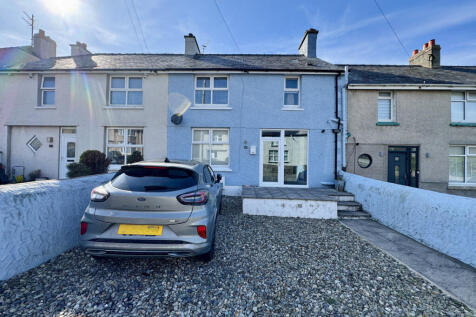 Gwelfor Avenue, Holyhead, LL65 3 bed terraced house for sale