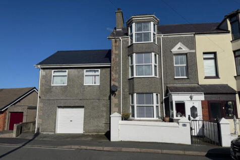 Windsor Villas, Holyhead, LL65 5 bed semi