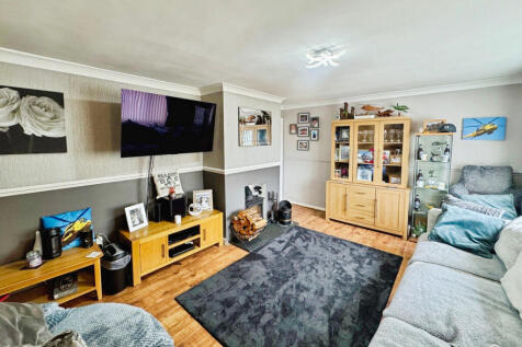 Tynrhos Estate, Caergeiliog... 3 bed semi
