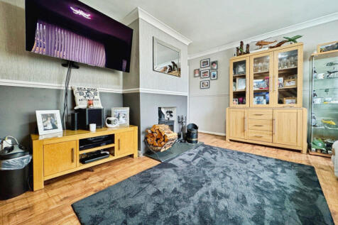 Tynrhos Estate, Caergeiliog... 3 bed semi