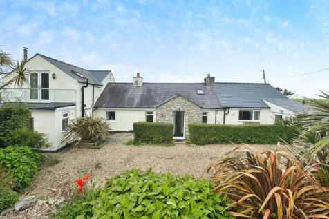 Llanfaethlu, Isle of Anglesey, LL65 3 bed cottage for sale