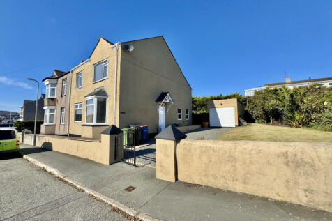 Llanfawr Road, Holyhead, Anglesey, LL65 3 bed semi