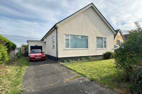 2 bedroom detached bungalow for sale