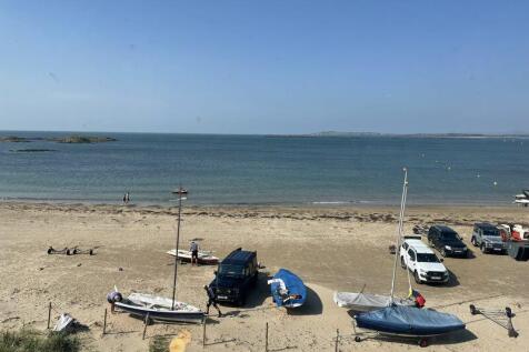 High Street, Rhosneigr, LL64 4 bed flat for sale