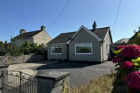 2 bedroom detached bungalow for sale