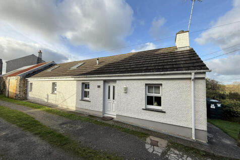 off High Street, Brynsiencyn... 2 bed bungalow for sale