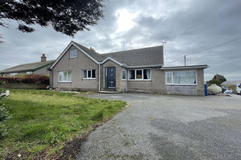 Gadfa, Penysarn, Anglesey, LL69 3 bed detached bungalow for sale