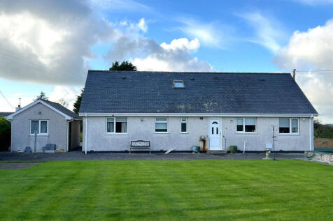 Cerrigceinwen, Bodorgan, Anglesey, LL62 3 bed bungalow for sale