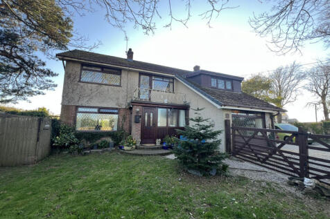 Ffordd Yr Ysgol, Llanddaniel, LL60 3 bed detached house for sale