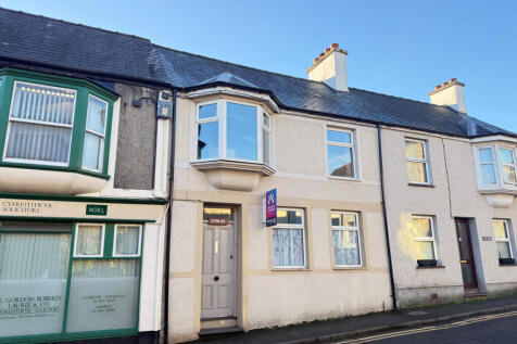 Ffordd Glandwr, Llangefni, LL77 3 bed terraced house for sale