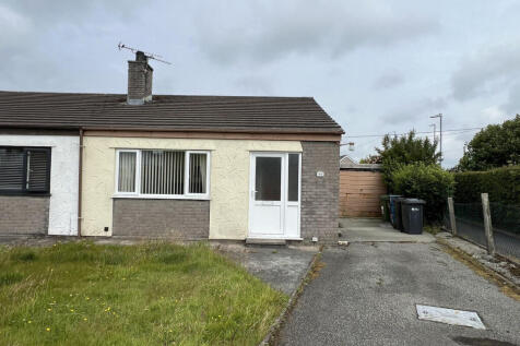 Gaerwen Uchaf Estate, Gaerwen, LL60 2 bed semi