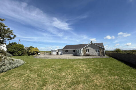 Engedi, Holyhead, Anglesey, LL65 3 bed detached bungalow for sale