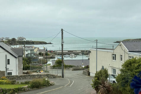 Gwelfor Estate, Cemaes Bay, Anglesey... 5 bed detached house for sale