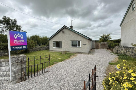 Lon Capel, Dwyran, Anglesey, LL61 2 bed bungalow for sale