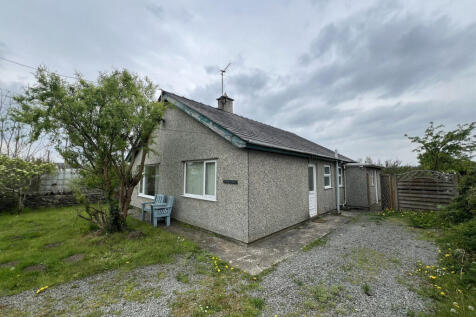 Lon Capel, Dwyran, Anglesey, LL61 2 bed bungalow for sale