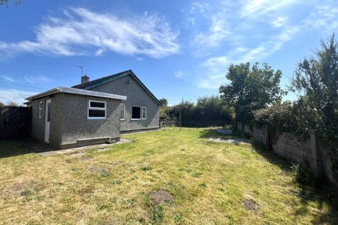 Lon Capel, Dwyran, Anglesey, LL61 2 bed bungalow for sale